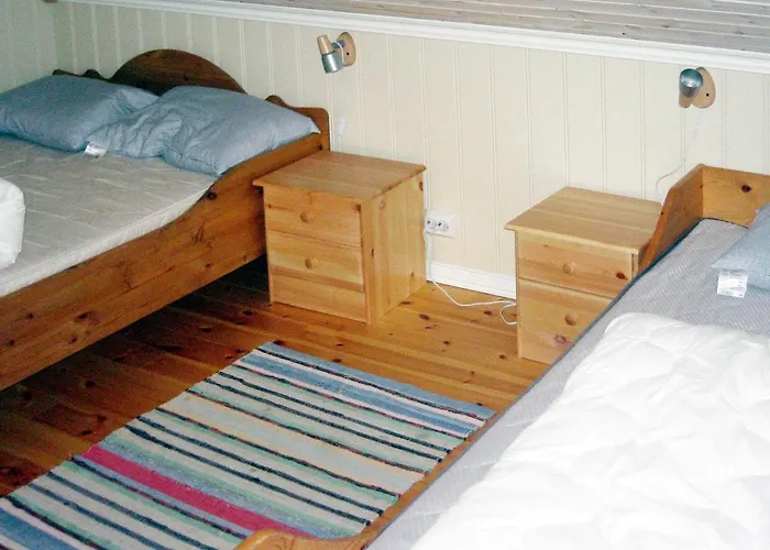 10 Person In Hovden-by Traum